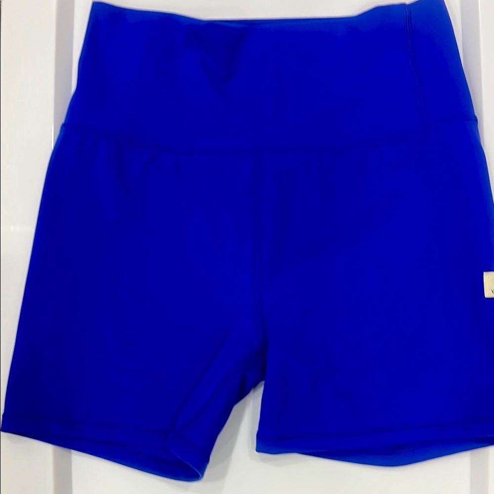 Vuori all that feels spandex short. Never worn no tags